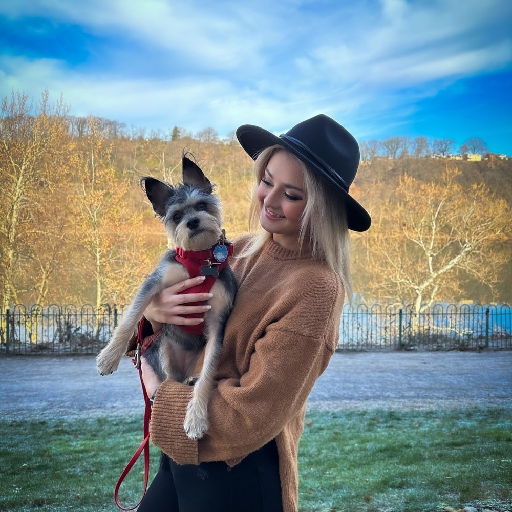 Meet your Posher, Sabrina